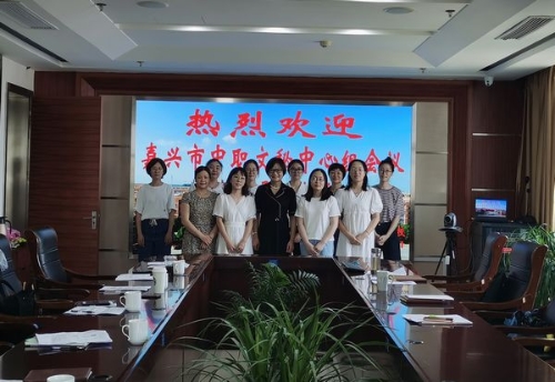 嘉兴市中职文秘专业教研中心组活动在桐...